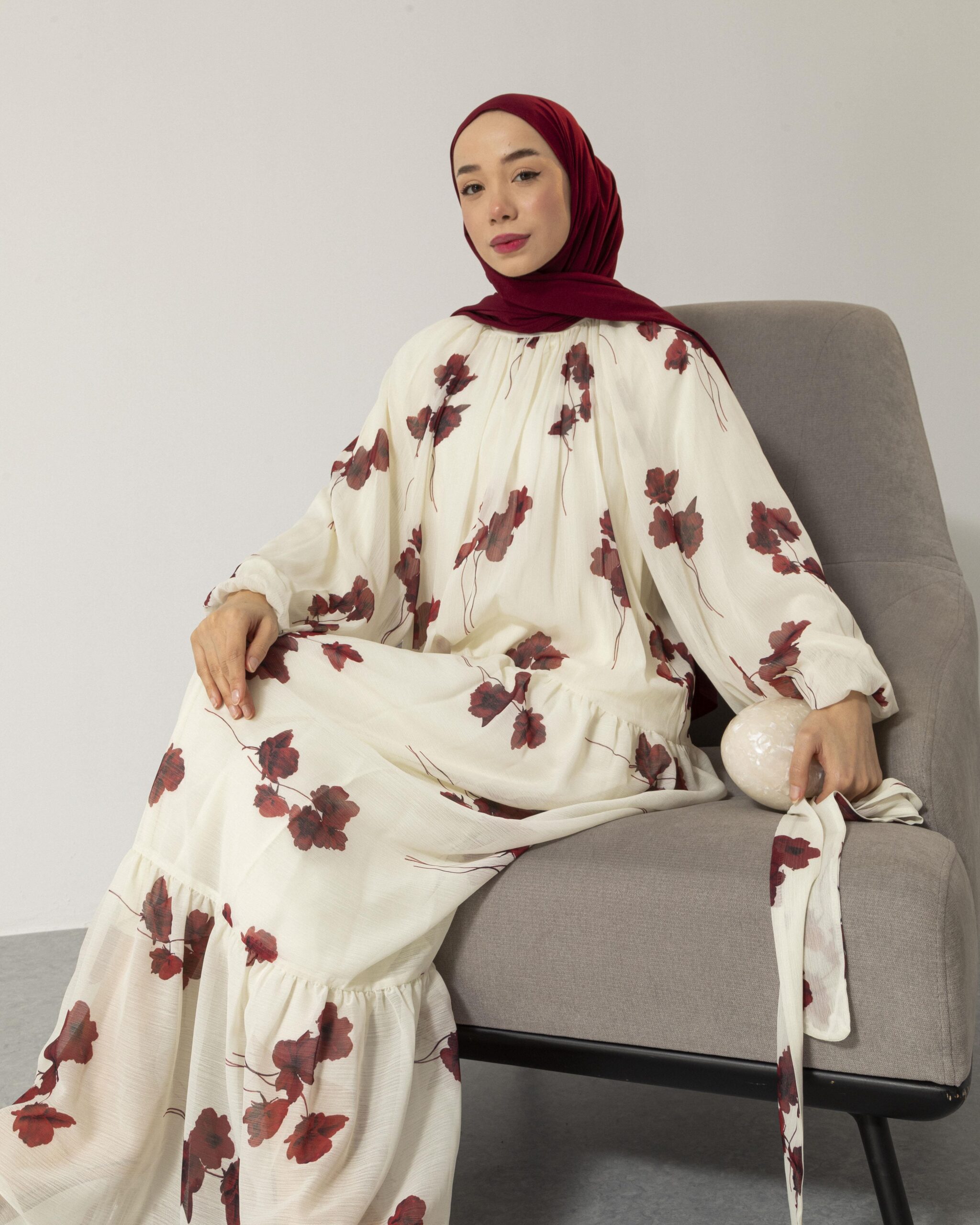 Robe fleurie bordeau – Image 3